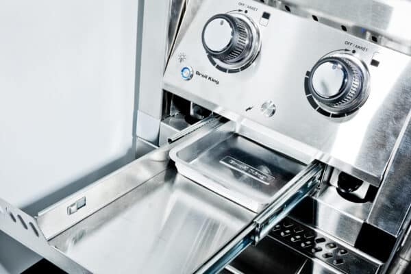 Broil King Imperial S200 build-in